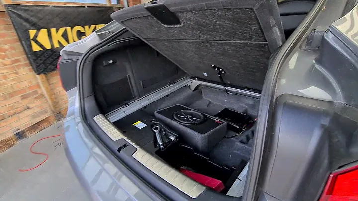 BMW X6 EXTREME BASS Comp RT 10" 2ohm Subwoofer from Kicker and a mono channel amplifier from Pioneer